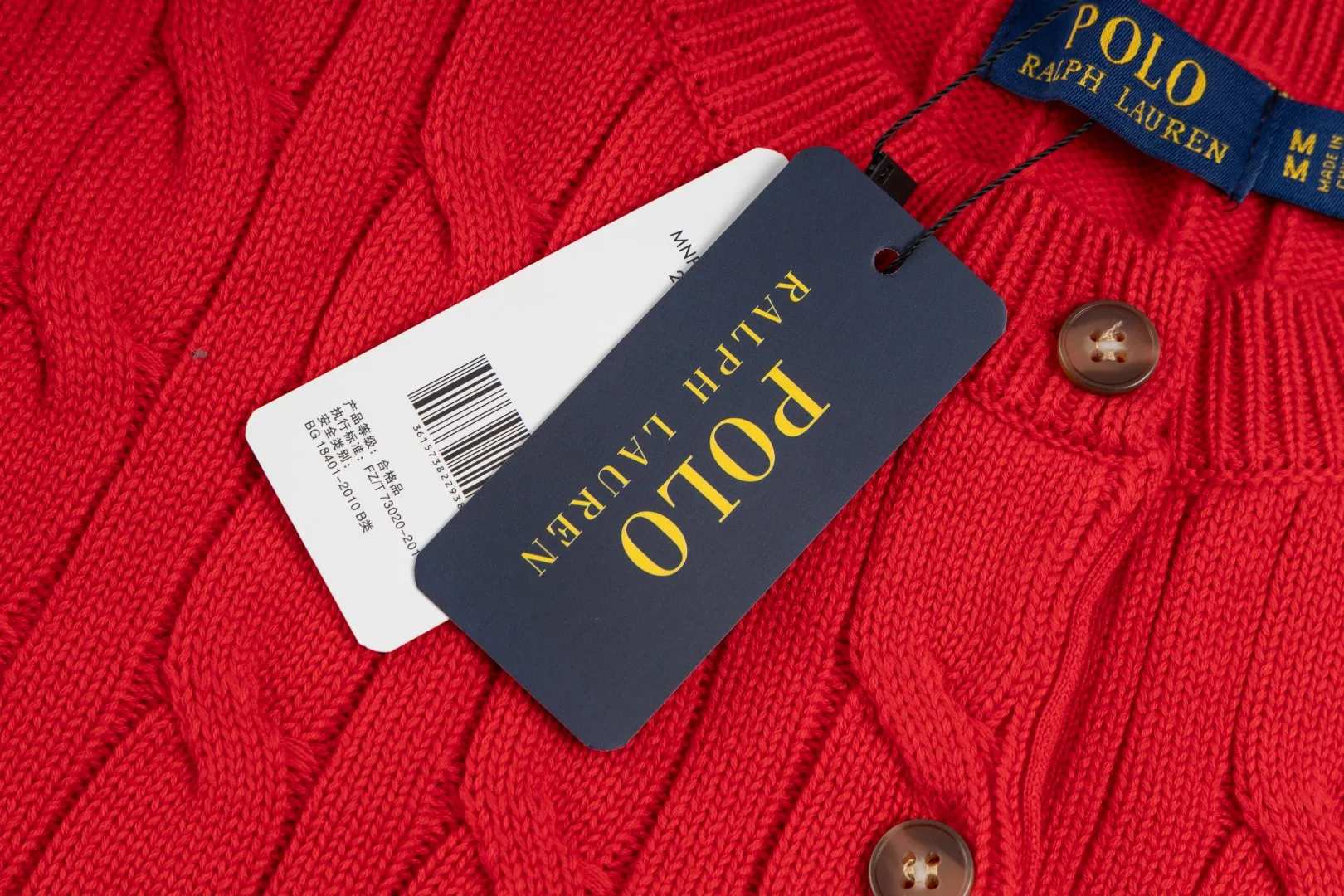 P230 #R93 RALPH LAUREN Ralph Lauren twelve colors classic small label embroidery logo seven-button knitted cable cardigan sweater women's top, high-density LOGO embroidery on the chest, original customization of tag accessories. Made of pure cotton yarn, pure cotton is skin-friendly and comfortable, small label war horse embroidered twist button cardigan sweater 🐎 high quality, follow the blogger to learn how to wear it! Let’s buy a Ralph Lauren cable sweater. It’s a super hard-to-find series after it became popular. It’s hard to find one on the official website. It’s simple and practical to wear, with a lazy and loose feel. The thickened fabric has more texture, feels soft and delicate, and has a loose fit. Whether worn alone or layered, you can wear different styles of fashion with just one piece!   Size: